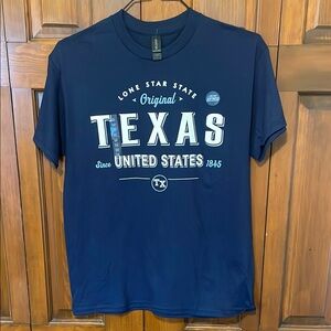 Gildan Texas Graphic Design T-Shirt, Color Navy Blue. Sz. Med. NWT, Retail $25.